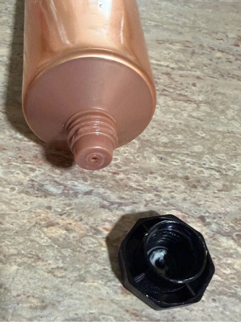 JOSIE MARAN lightweight hand